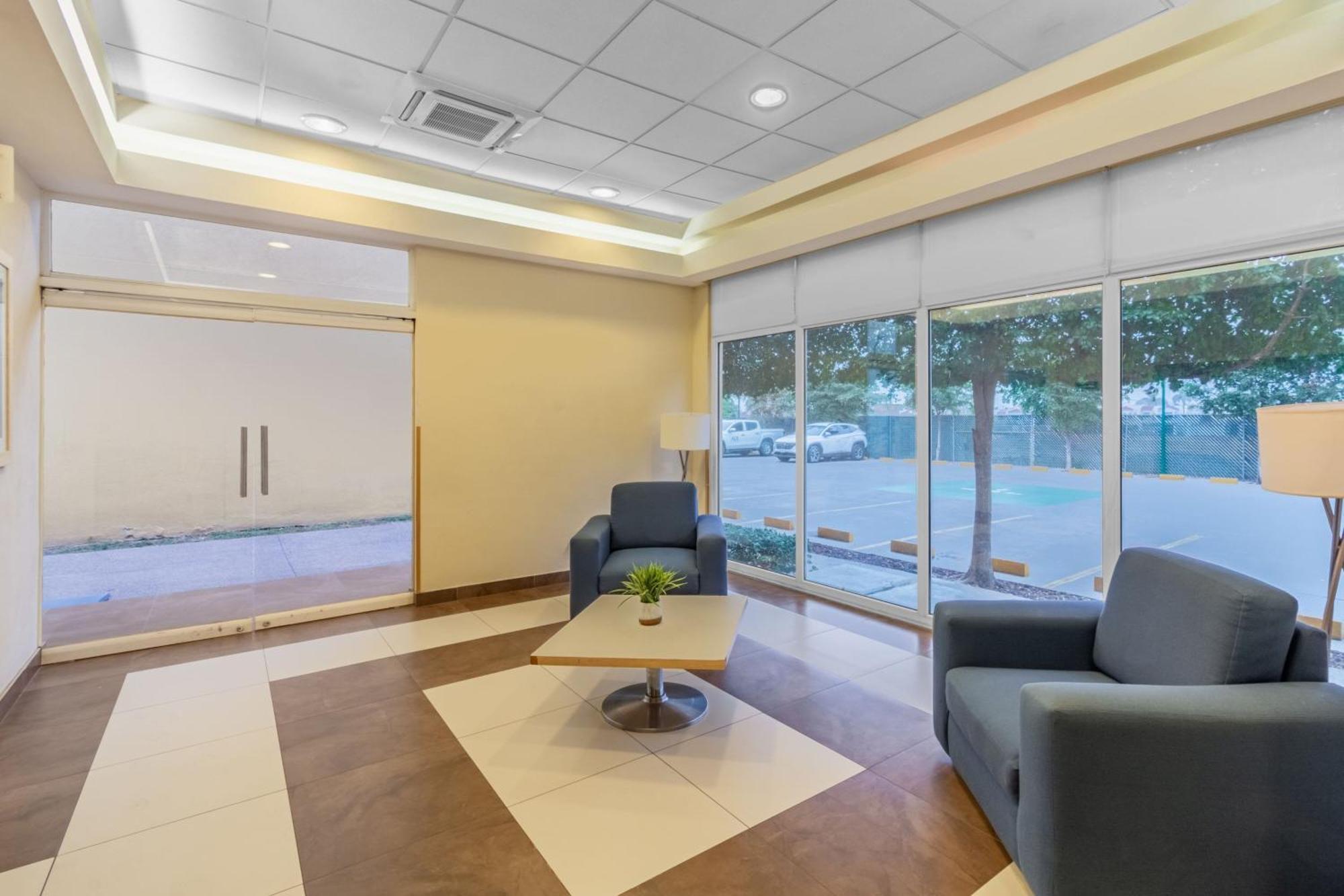 City Express By Marriott Ciudad Obregón Екстериор снимка